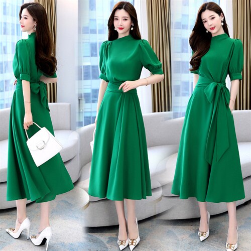 2023年夏季韩版时尚通勤中长款不规则领口修身连衣裙，女装连衣裙，卡杰菲