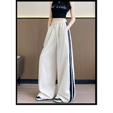 浅杏色