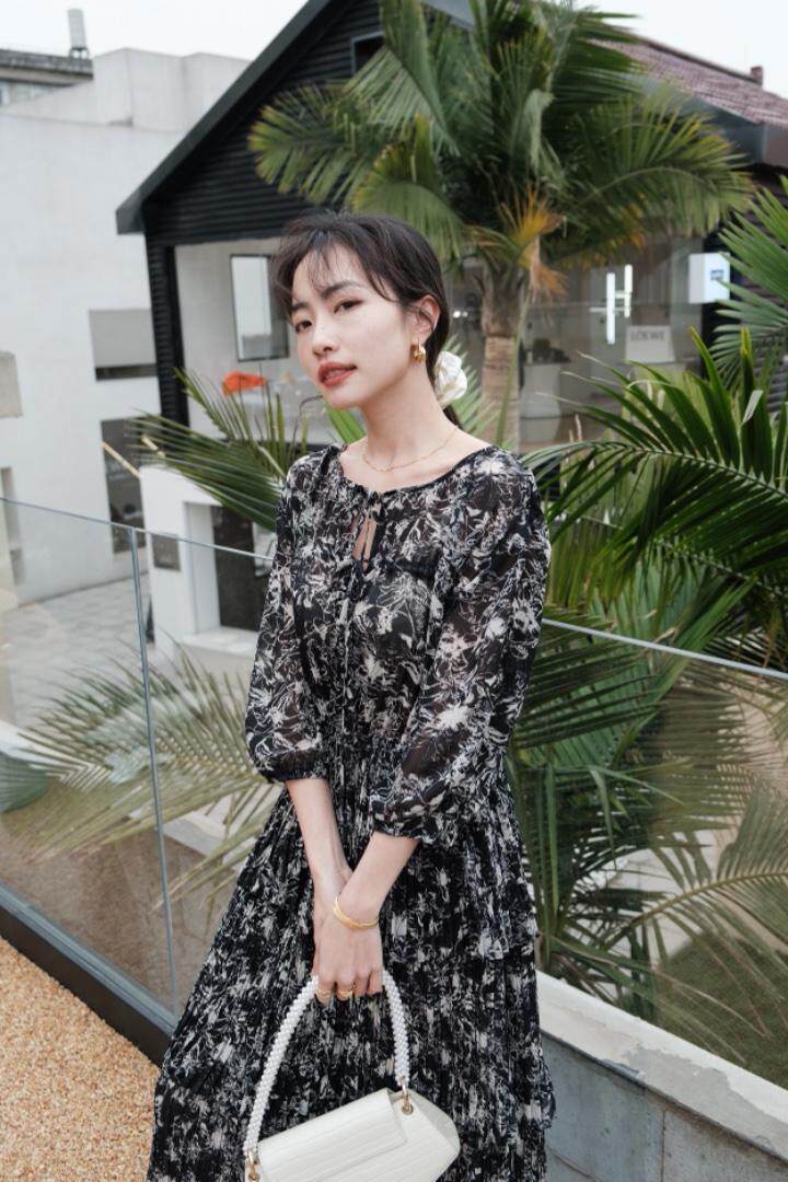 2021夏季新款韩版修身蛋糕连衣裙，女装连衣裙，易霏金熙