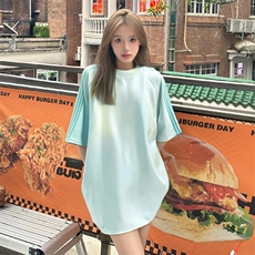 抖音得物品质二开240克宽松纯棉美式潮牌印花三条杠中性风短袖T恤，男装T恤，电商A486