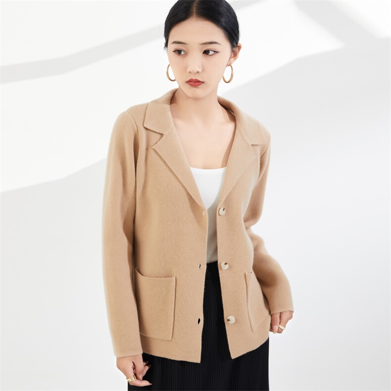 2024秋季新款长袖羊毛西服复古时尚,女装羊毛衫,彩羽羊绒