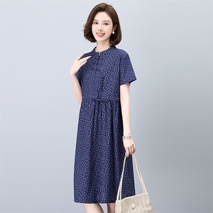 中老年妈妈高端连衣裙女2025夏季新款新中式宽松遮肚纯棉碎花裙子图片