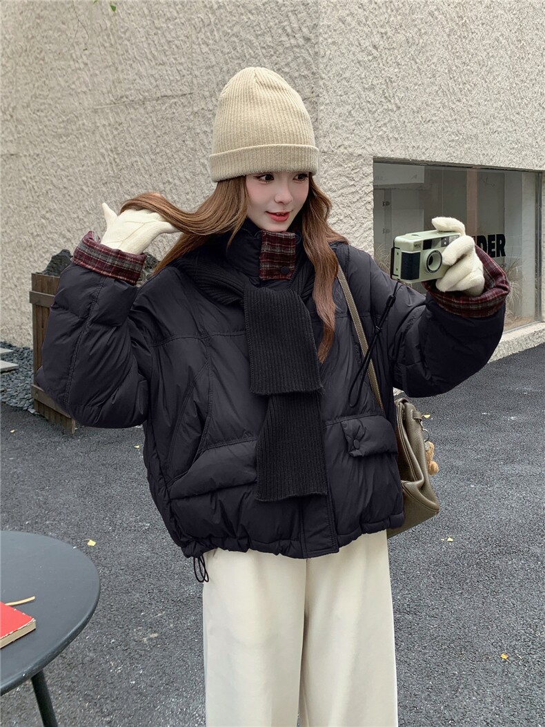 现货新款韩版宽松立领撞色格子袖口羽绒服短款外套面包服,女装羽绒服,韩然一族