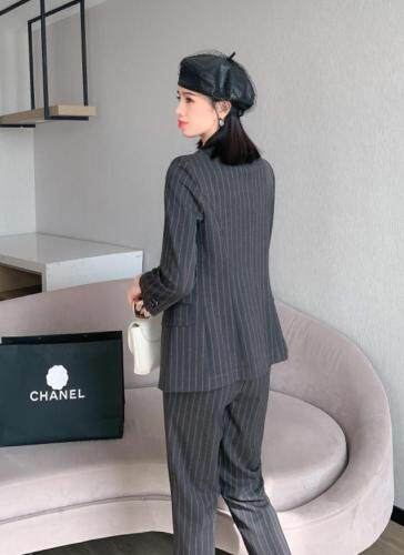 西服套装，女装职业装，觅 愉