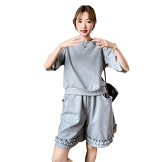 高级感通勤穿搭灰色短袖套装女夏2025超火好看t恤短裤休闲两件套，女装套装/套裙，红龙果