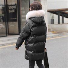 大真貉子毛领羽绒服女2020冬季新款亮面中长款羽绒衣外套保暖轻奢，女装羽绒服，素月