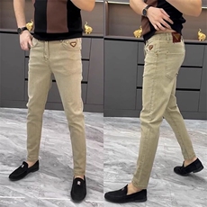 卡其色
