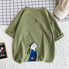 灰绿色