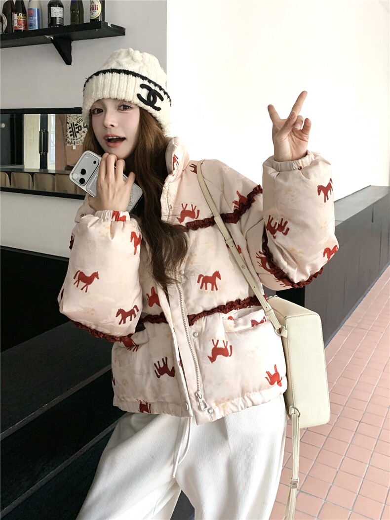 马上有钱羽绒服女冬新年战袍外套红色小马撞色2025年冬季新款刺绣,女装羽绒服,艾米莉亚