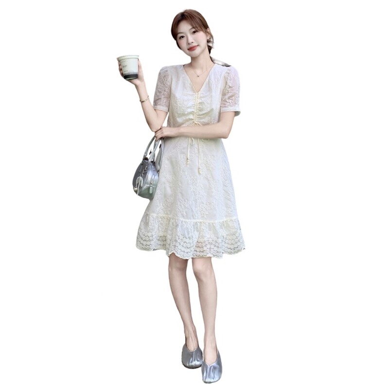 浅蓝色法式精致刺绣V领连衣裙女2026夏季新款巨好看气质减龄,女装连衣裙,霓裳依族