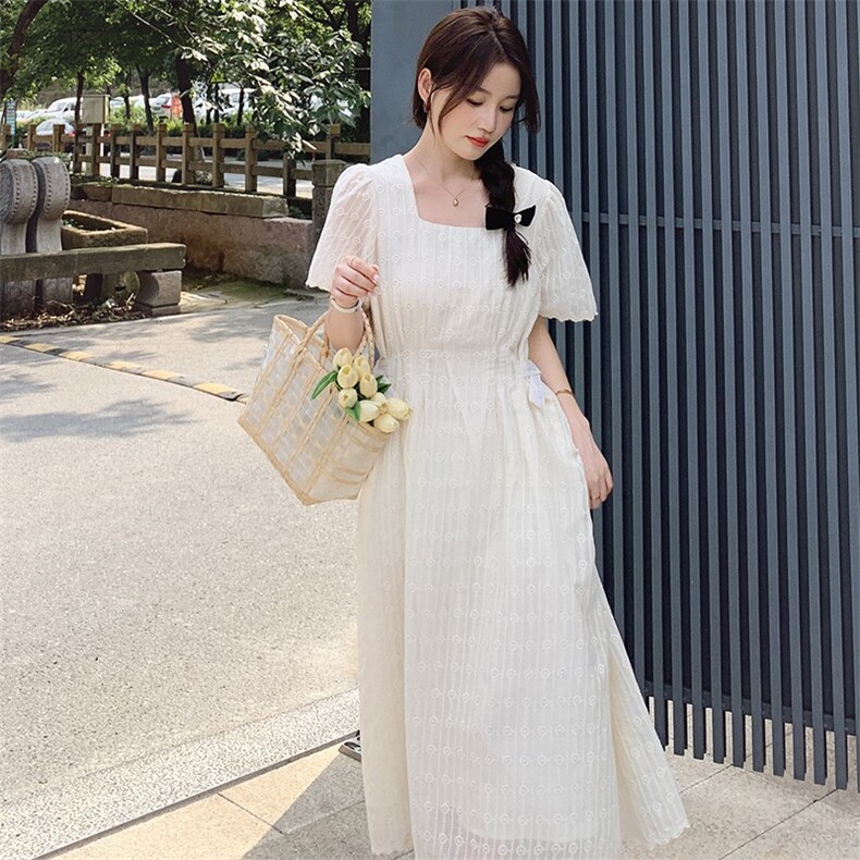米白色方领蕾丝连衣裙女2023夏季新款茶歇法式温柔风初恋小众裙子,女装连衣裙,浙宝305