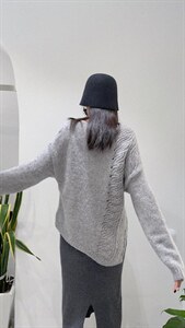 个性纹路斜下摆毛衣图片