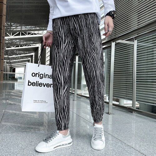 2025秋冬新款丝绒褶皱休闲裤男韩版潮流网红斑马纹社会小伙裤子，男装休闲裤，电商A327