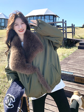 军绿色两面穿派克棉服女2025冬季新款宽松加厚保暖设计感短款外套，女装派克服，2C133