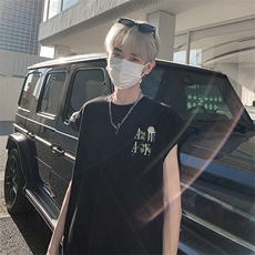 黑色