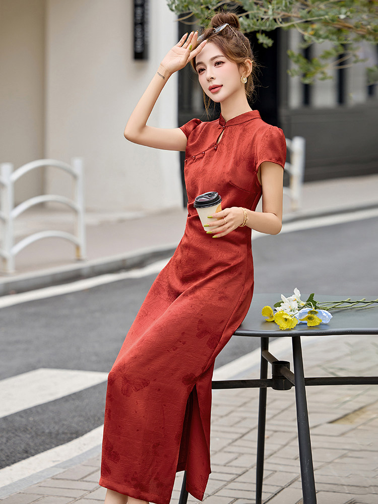 红色提花改良旗袍连衣裙女夏2025新款喜婆婆婚宴气质修身高端裙子,女装连衣裙,依如秀(原杭风阁)