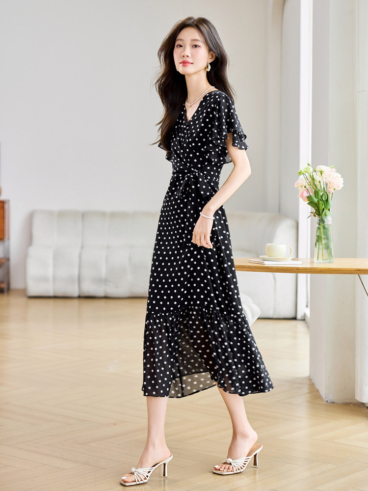 法式气质波点印花连衣裙女2025夏新款V领系带收腰显瘦荷叶边长裙,女装连衣裙,魅影