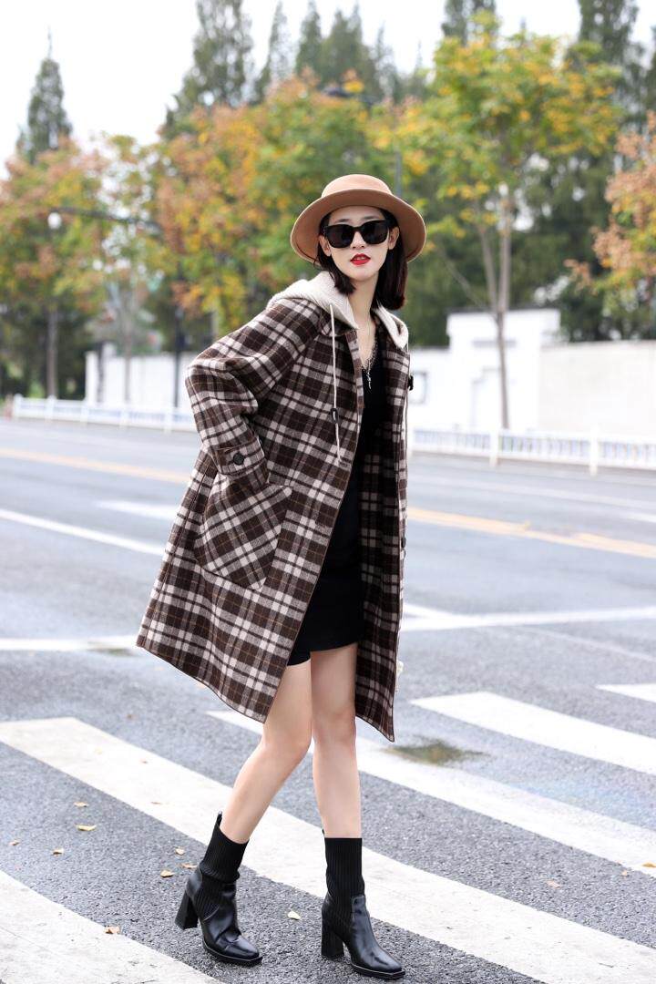 帽子可脱卸双面尼外套一件衣服两种味道。你要的样子我都有，其它，澳洛菲