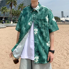 深绿色
