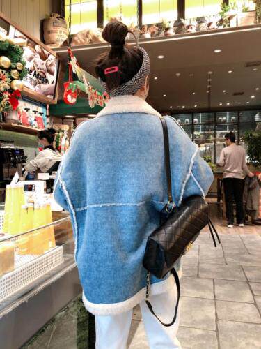 新面料贴标牛仔外套图片