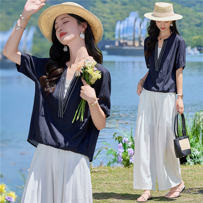 时尚休闲烫钻假两件小衫女2026夏季新款宽松遮肉显瘦短袖上衣，女装衬衫，余墨