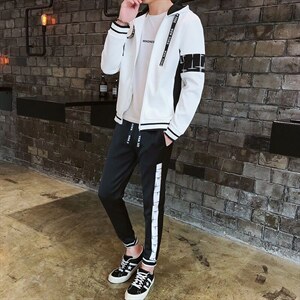 黑色