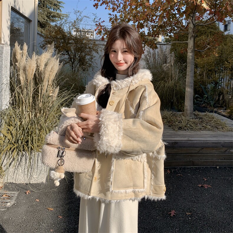 大货冬季连帽皮毛一体外套#609-P215-K318,女装短外套,2C111