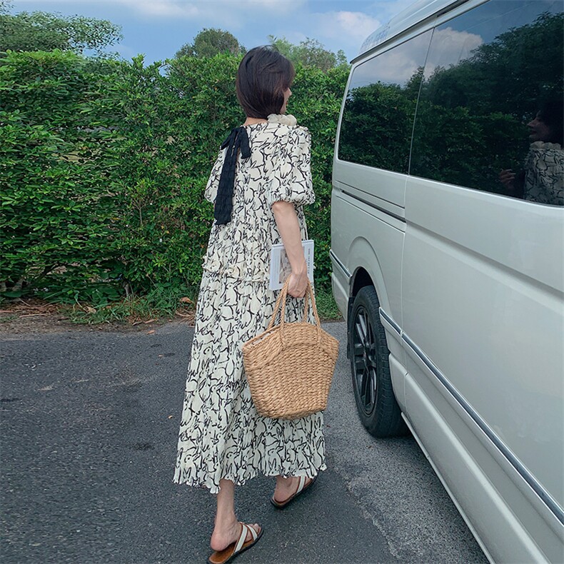 后背蝴蝶结碎花泡泡袖连衣裙女夏2024新款流行绝美赫本风气质长裙,女装连衣裙,2C032
