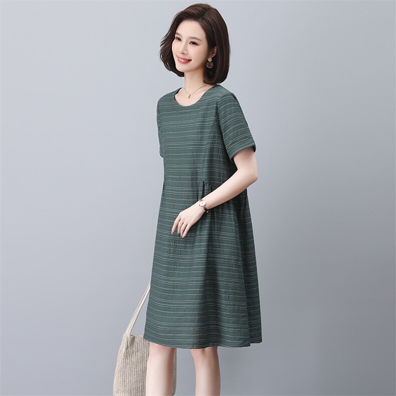 中年今年流行条纹连衣裙女夏季宽松减龄显瘦遮肚妈妈休闲中长裙子,女装连衣裙,忆绮罗