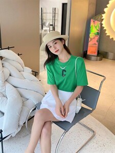 夏季百搭短袖图片