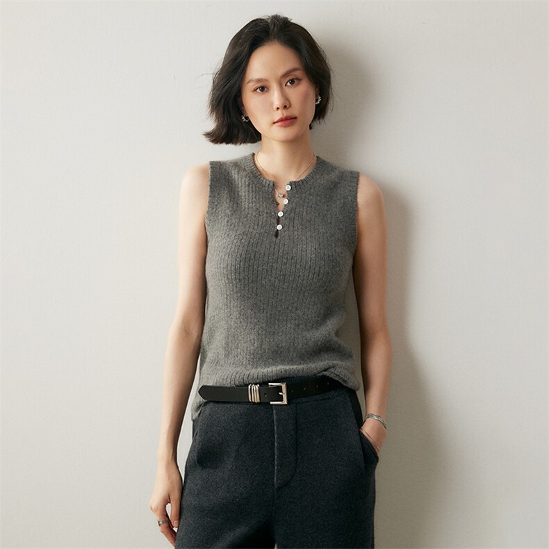 2024年秋冬季之禾同款排扣背心35%羊绒，女装背心吊带，绒创羊绒