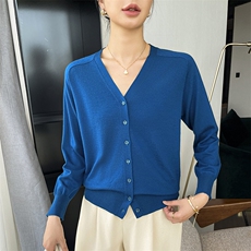 2025春夏新款圆领系扣纯羊毛针织开衫女减龄休闲百搭纯色轻薄外套，女装蕾丝衫/雪纺衫，玖雪绒羊绒