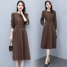 高级感红色长袖连衣裙女春秋2025新款收腰显瘦气质别致漂亮长裙子，女装连衣裙，丝露怡语