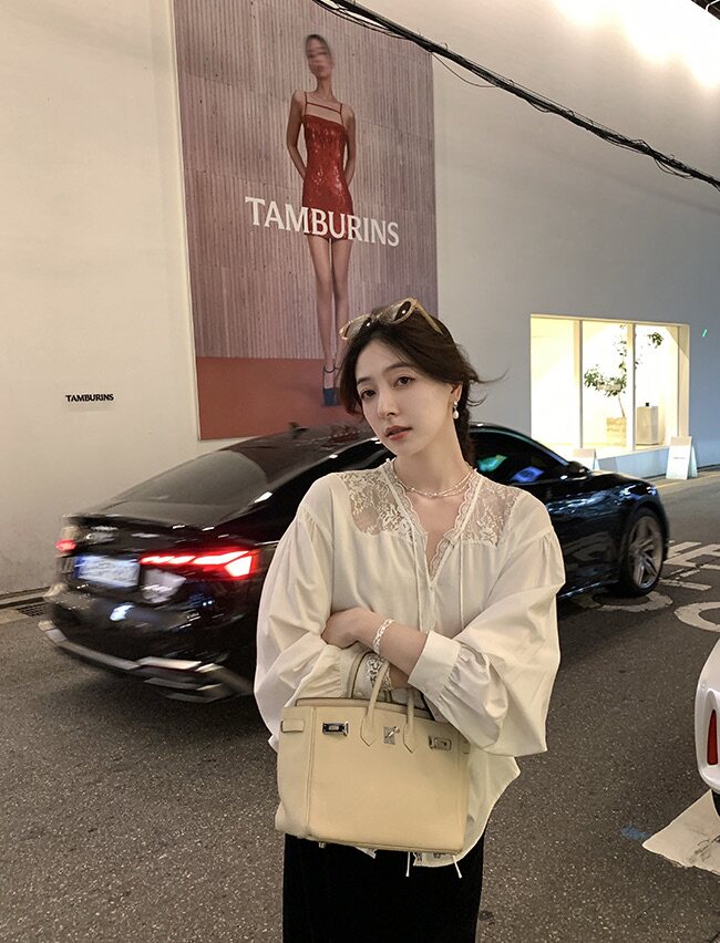 2025水溶蕾丝法式浪漫拼接衬衫设计款V领白色上衣,女装衬衫,湘姗