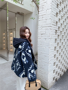 新款  撞色羊羔毛内里90白鸭绒羽绒服外套9904-P265K398图片