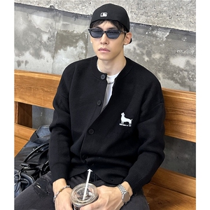 小狗植绒圆领开衫毛衣慵懒春秋季针织衫纽扣情侣休闲外套图片