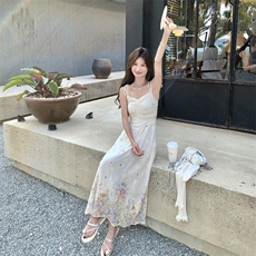 法式温柔风春日赏花穿搭套装女2025新款浪漫开衫刺绣吊带裙两件套，女装套装/套裙，2C266