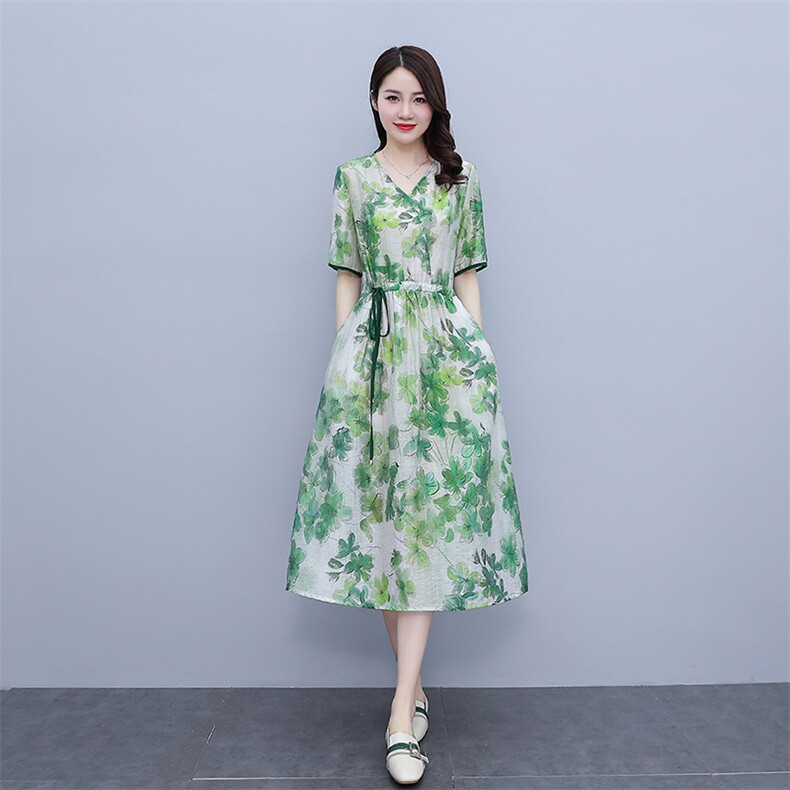 碎花时尚气质百搭V领短袖2025年春夏连衣裙,女装连衣裙,雅之冉羊绒
