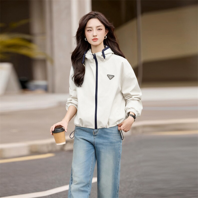 2025年春秋新款时尚连帽棉服短款休闲运动风外套上衣，女装短外套，秀美人生