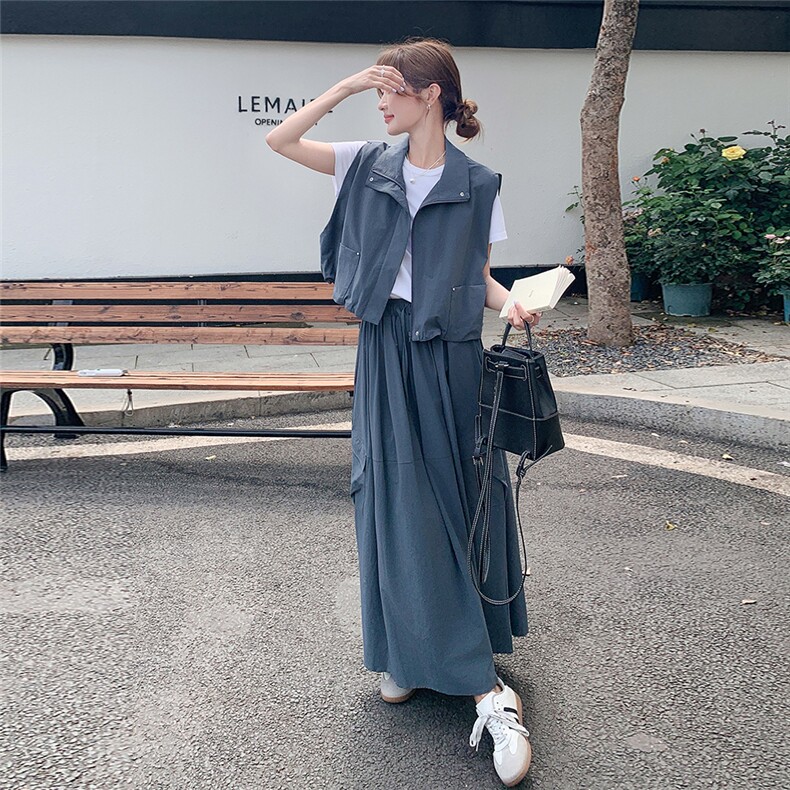 灰蓝色工装半身长裙子套装女夏季2025新款时尚休闲马甲T恤三件套,女装套装/套裙,辉之琳