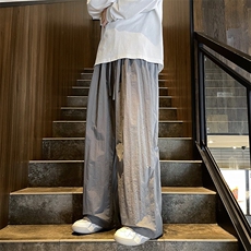 灰色