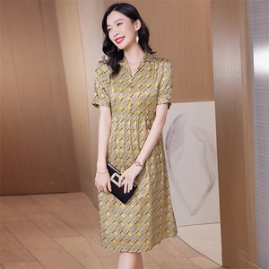 高级感碎花真丝连衣裙女2026新款大码女装遮肚子显瘦真丝裙子夏图片