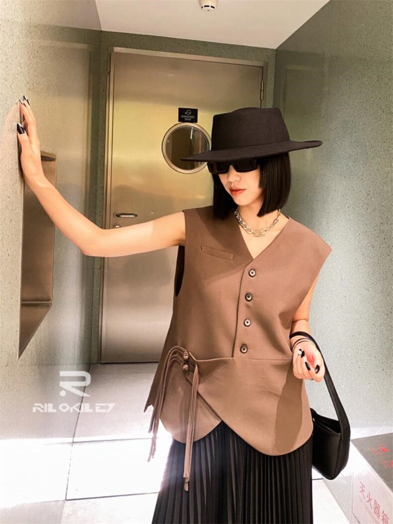 2022秋装新款设计师款马甲，女装马甲，雷洛奇丽