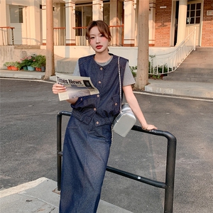 深蓝色复古牛仔套装裙女2025夏季新款小个子减龄马甲半身裙两件套图片