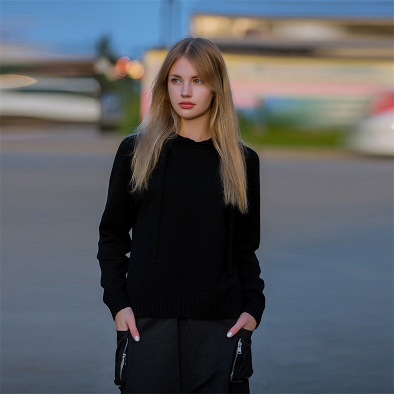 2024秋冬新款山羊绒女士纯色连帽套头羊绒衫图片