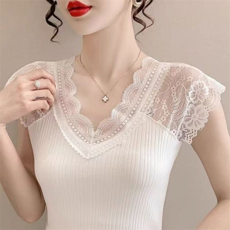 白色蕾丝内搭吊带背心女打底衫2025新款洋气时髦性感V领无袖上衣，女装背心吊带，暖姿羊绒