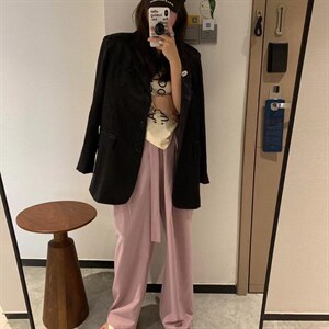 缎面西装图片
