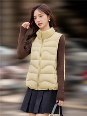 黄色立领羽绒马甲女2025冬季新款收腰显瘦冬装外套女，女装羽绒服，梦懿尔