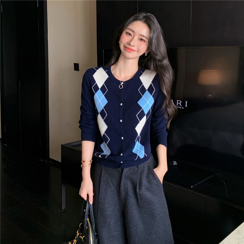 2025秋冬百搭时尚简约圆领纽扣开衫长袖针织羊绒衫,女装羊绒衫,玛卡隆羊绒