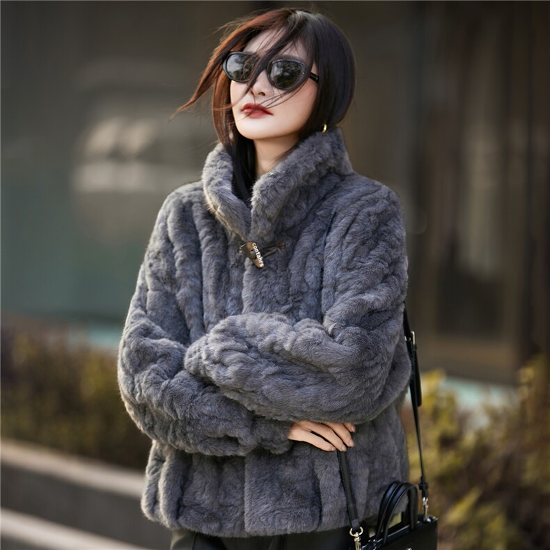 2025年秋季立领牛角扣外套时尚百搭通勤简约休闲，女装短外套，圣丽羊绒